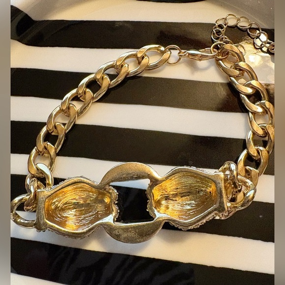 Gold Tone With Clear And and Green Crysyal Cat Bite Chain Bracelet - Picture 4 of 4